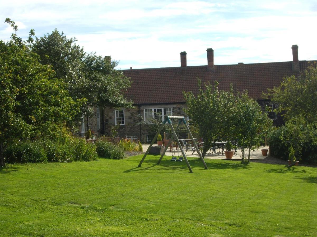 Blue Bell Hotel Белфърд Екстериор снимка